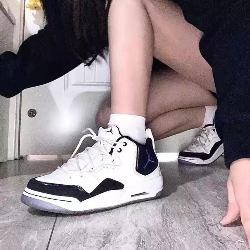 transplanter with plastic sleeve transplanter with plastic sleeve